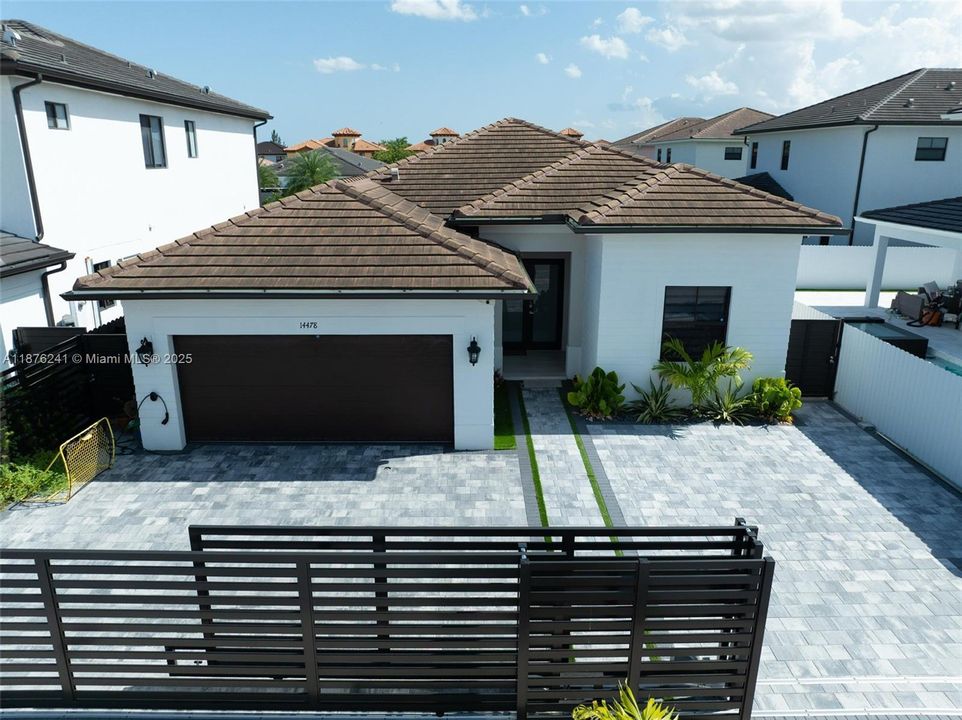 For Sale: $1,250,000 (4 beds, 4 baths, 2776 Square Feet)