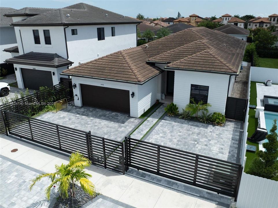 For Sale: $1,250,000 (4 beds, 4 baths, 2776 Square Feet)