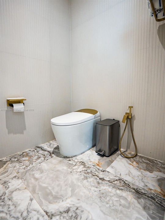 For Sale: $1,250,000 (4 beds, 4 baths, 2776 Square Feet)