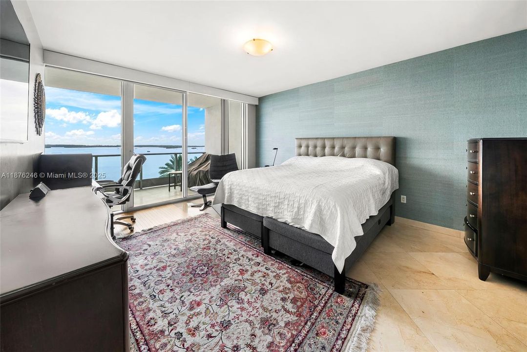 For Sale: $1,049,000 (1 beds, 1 baths, 1135 Square Feet)