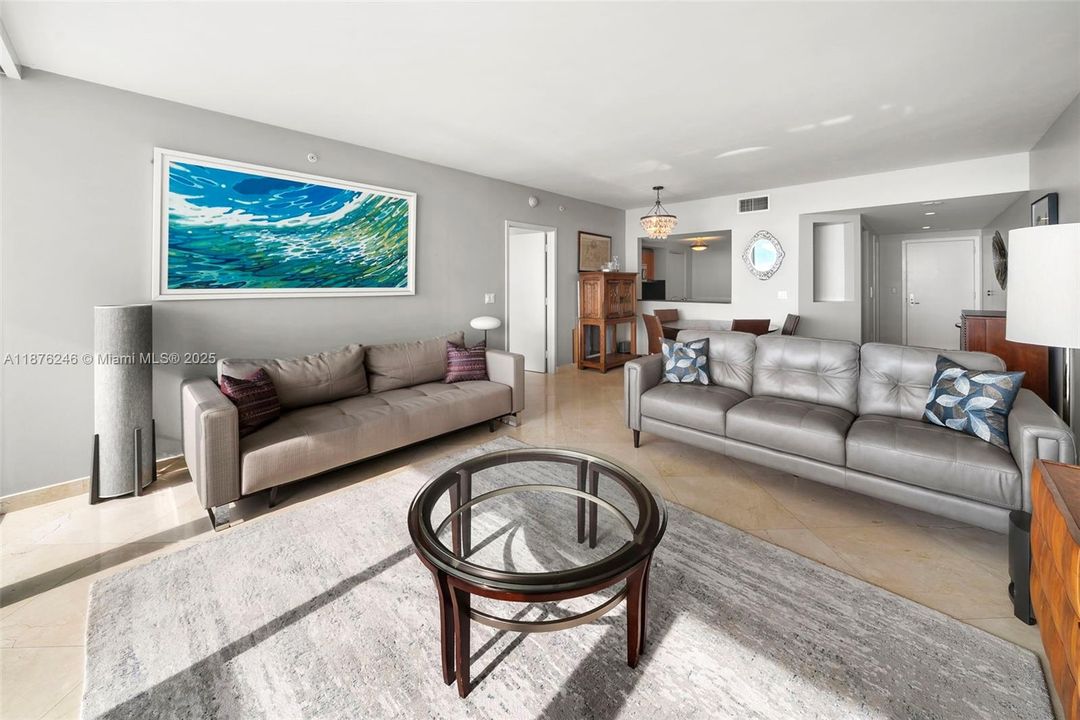 For Sale: $1,049,000 (1 beds, 1 baths, 1135 Square Feet)