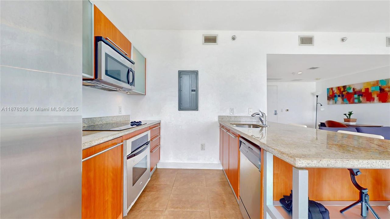 En Venta: $345,000 (0 camas, 1 baños, 580 Pies cuadrados)