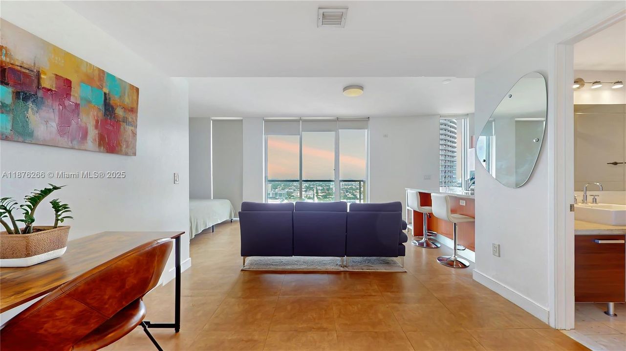 En Venta: $345,000 (0 camas, 1 baños, 580 Pies cuadrados)