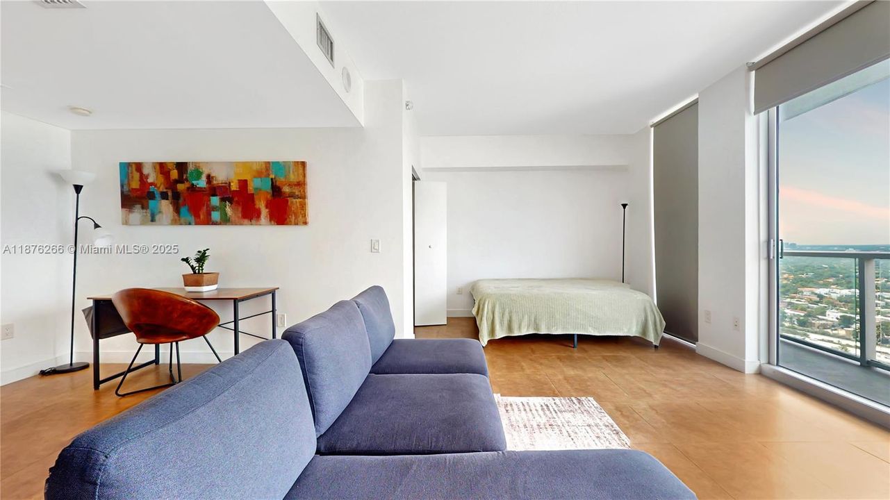 En Venta: $345,000 (0 camas, 1 baños, 580 Pies cuadrados)