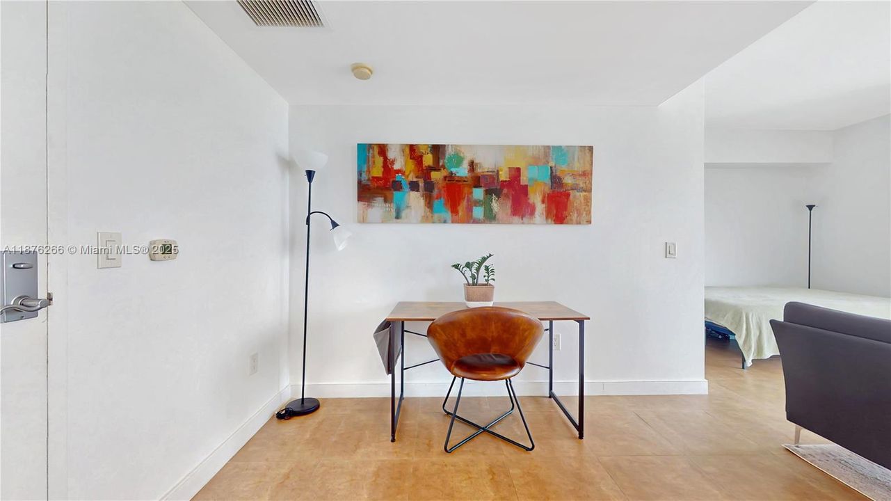 En Venta: $345,000 (0 camas, 1 baños, 580 Pies cuadrados)