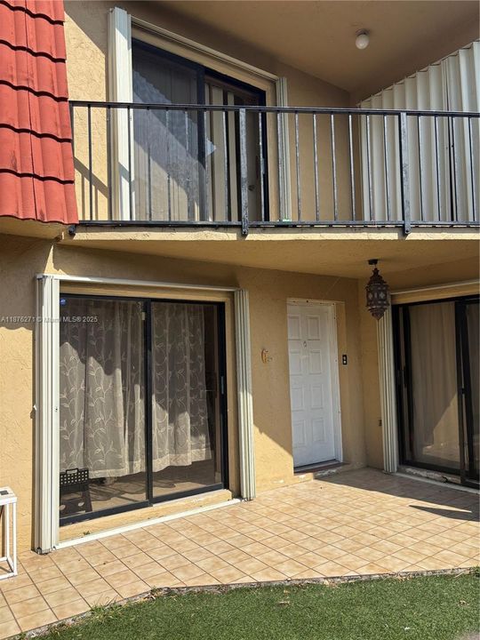 Active With Contract: $332,000 (2 beds, 2 baths, 1302 Square Feet)