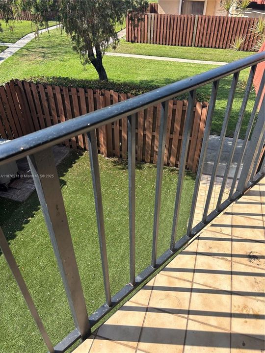 Active With Contract: $332,000 (2 beds, 2 baths, 1302 Square Feet)