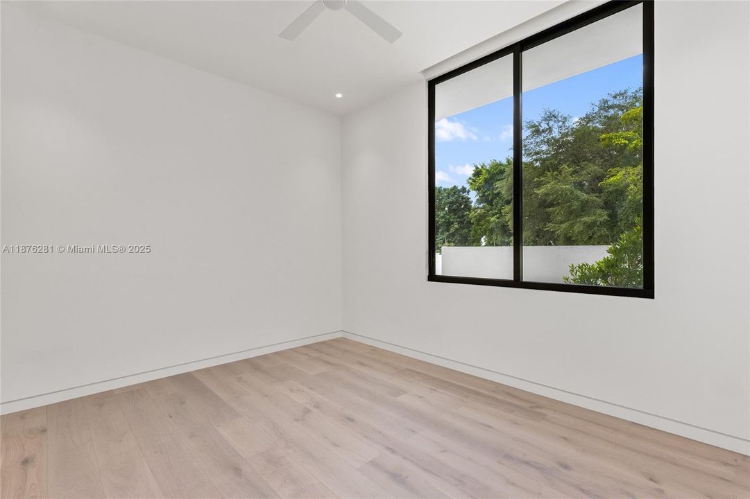 For Sale: $10,995,000 (6 beds, 6 baths, 9578 Square Feet)