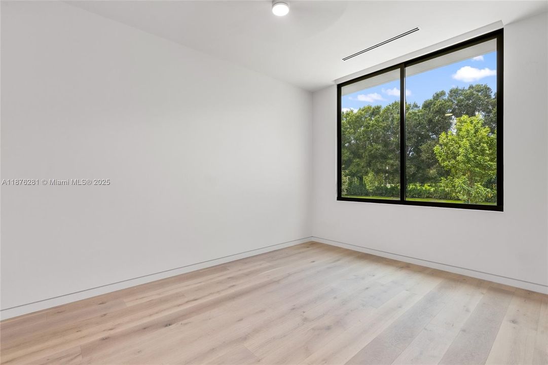 For Sale: $10,995,000 (6 beds, 6 baths, 9578 Square Feet)