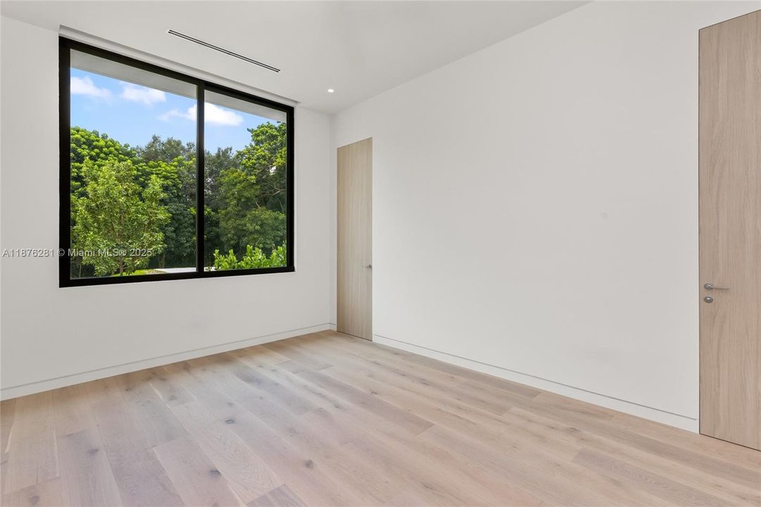 For Sale: $10,995,000 (6 beds, 6 baths, 9578 Square Feet)