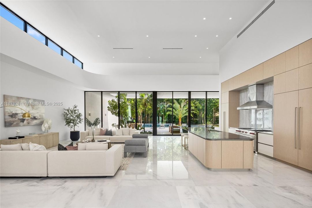 For Sale: $10,995,000 (6 beds, 6 baths, 9578 Square Feet)