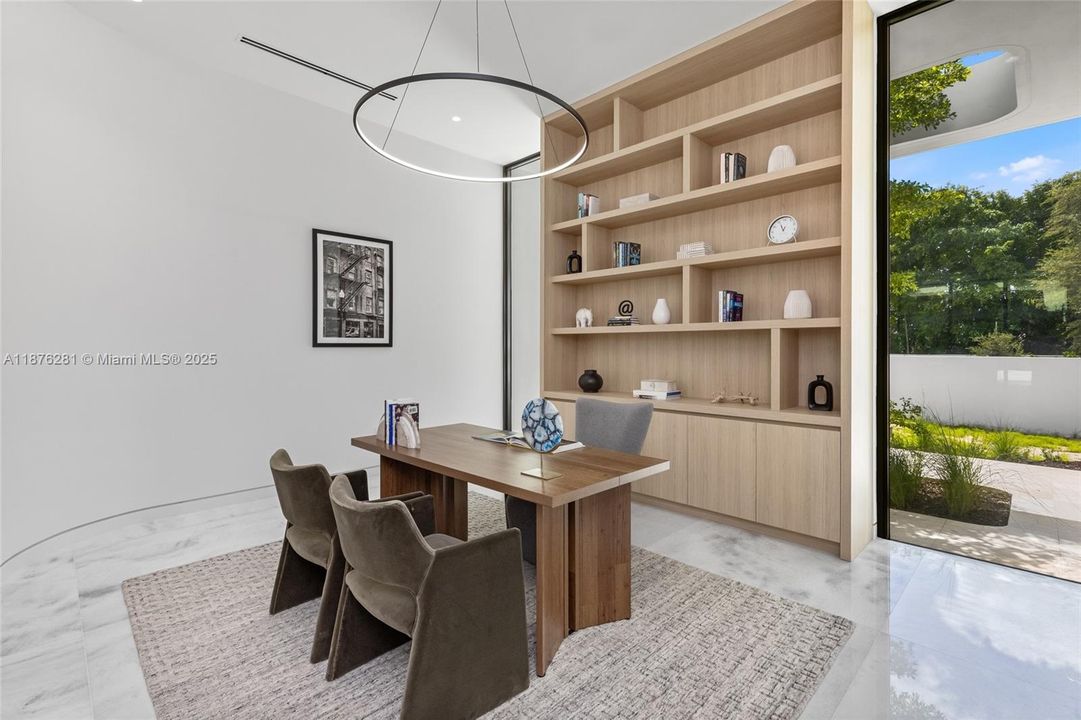 For Sale: $10,995,000 (6 beds, 6 baths, 9578 Square Feet)