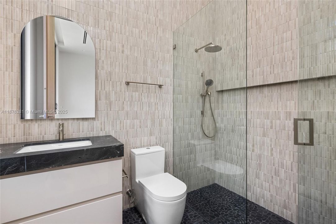 For Sale: $10,995,000 (6 beds, 6 baths, 9578 Square Feet)