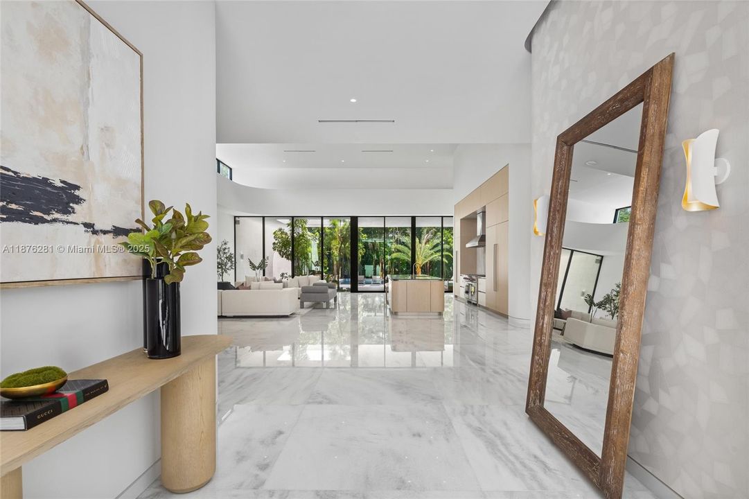 For Sale: $10,995,000 (6 beds, 6 baths, 9578 Square Feet)