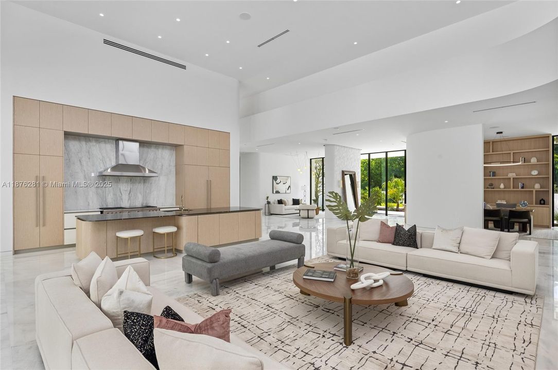 For Sale: $10,995,000 (6 beds, 6 baths, 9578 Square Feet)