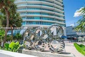 Distinctive architecture and artful design welcome you home to one of Downtown Miami’s most recognizable luxury addresses.