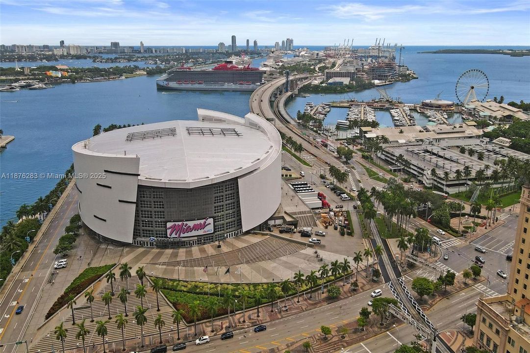 待售: $590,000 (1 贝兹, 1 浴室, 843 平方英尺)