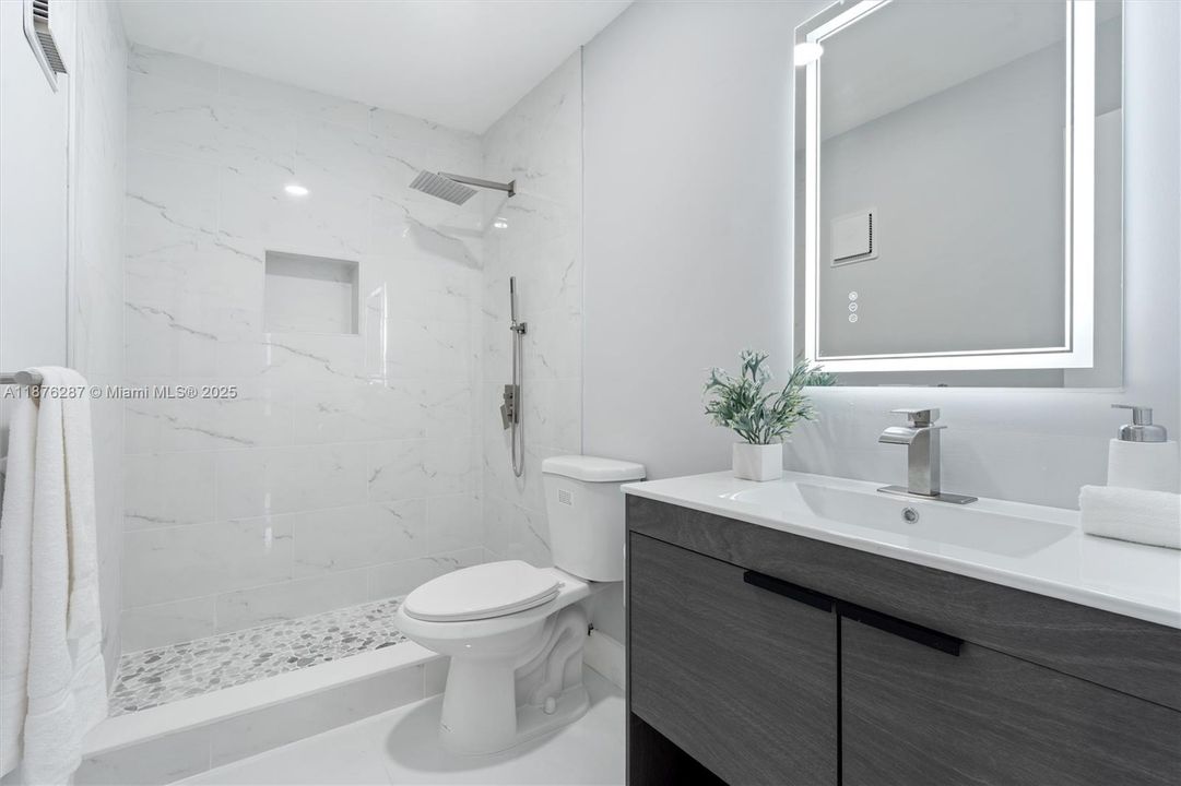 Active With Contract: $575,000 (3 beds, 2 baths, 1374 Square Feet)