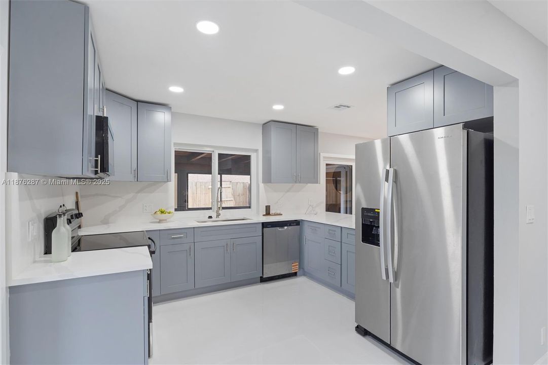 Active With Contract: $575,000 (3 beds, 2 baths, 1374 Square Feet)