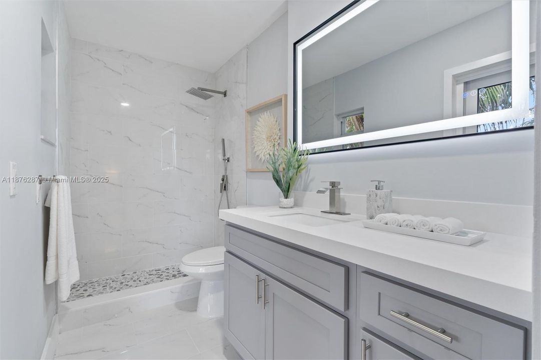 Active With Contract: $575,000 (3 beds, 2 baths, 1374 Square Feet)