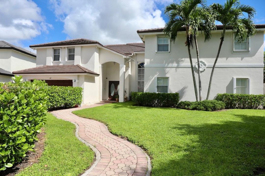 На продажу: $1,325,000 (7 спален, 5 ванн, 5182 Квадратных фут)