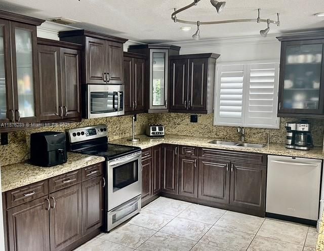 На продажу: $1,325,000 (7 спален, 5 ванн, 5182 Квадратных фут)