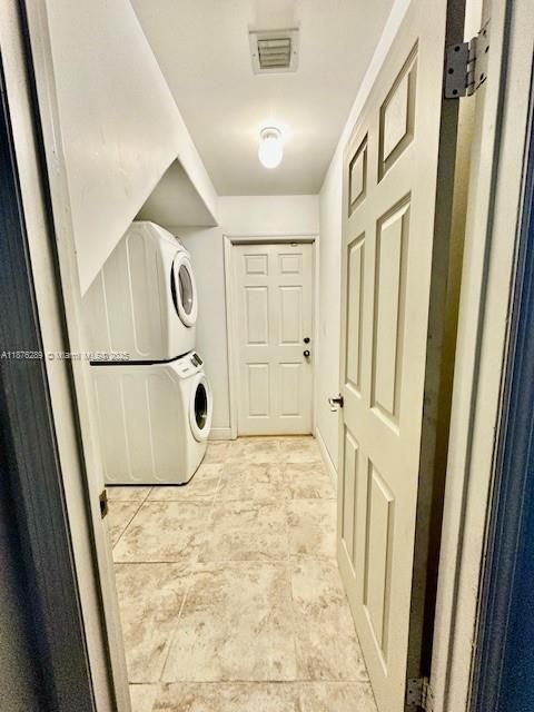 На продажу: $1,325,000 (7 спален, 5 ванн, 5182 Квадратных фут)