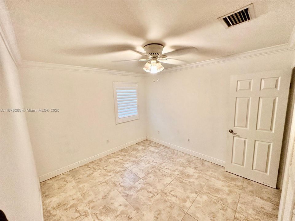 На продажу: $1,325,000 (7 спален, 5 ванн, 5182 Квадратных фут)