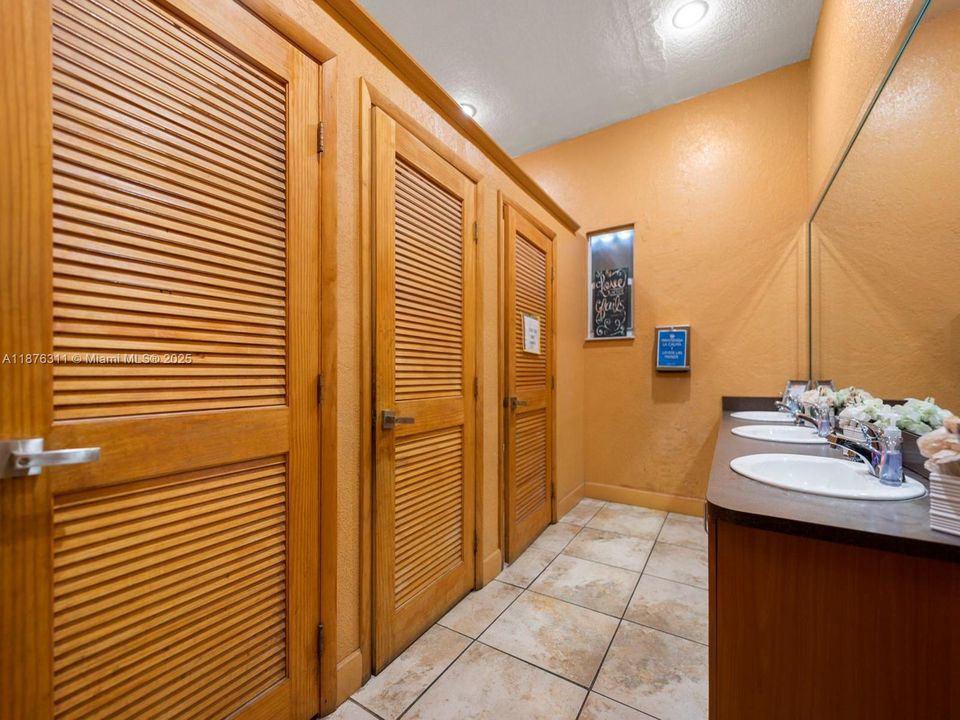 待售: $3,800,000 (0 贝兹, 0 浴室, 0 平方英尺)