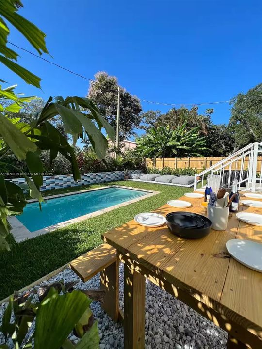 For Sale: $1,400,000 (4 beds, 4 baths, 2836 Square Feet)