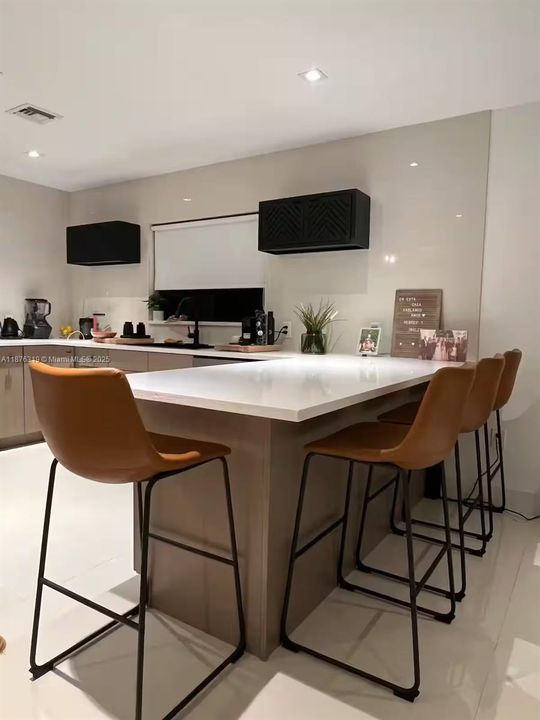 For Sale: $1,400,000 (4 beds, 4 baths, 2836 Square Feet)