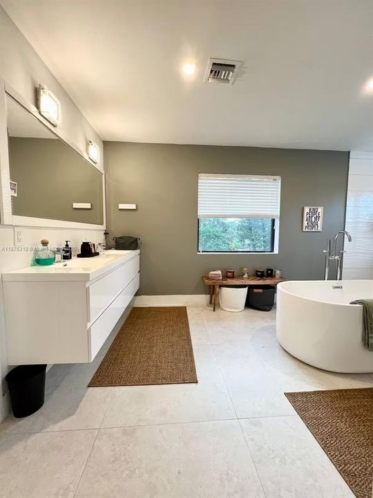 For Sale: $1,400,000 (4 beds, 4 baths, 2836 Square Feet)