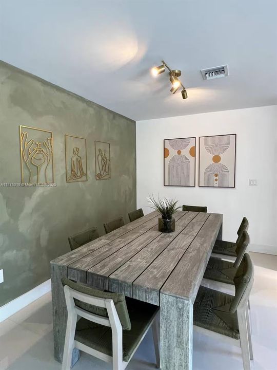 For Sale: $1,400,000 (4 beds, 4 baths, 2836 Square Feet)