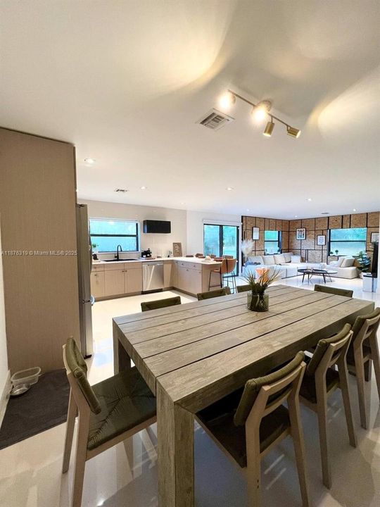 For Sale: $1,400,000 (4 beds, 4 baths, 2836 Square Feet)