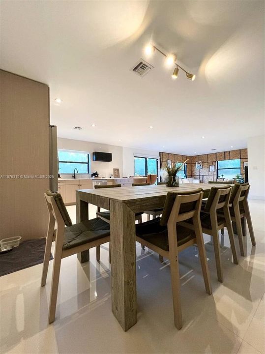 For Sale: $1,400,000 (4 beds, 4 baths, 2836 Square Feet)