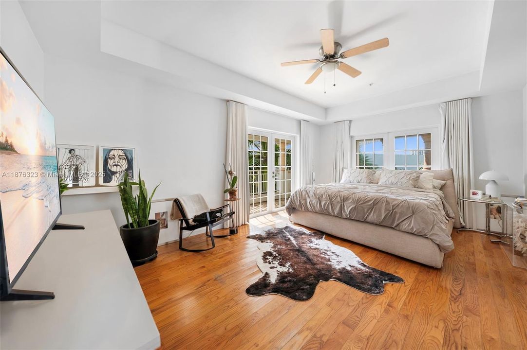 For Sale: $2,579,000 (4 beds, 4 baths, 2790 Square Feet)