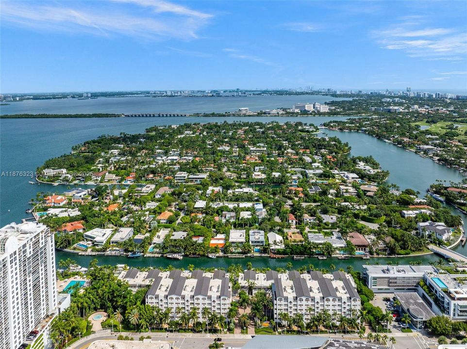 For Sale: $2,579,000 (4 beds, 4 baths, 2790 Square Feet)