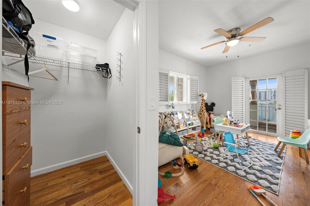 For Sale: $2,579,000 (4 beds, 4 baths, 2790 Square Feet)