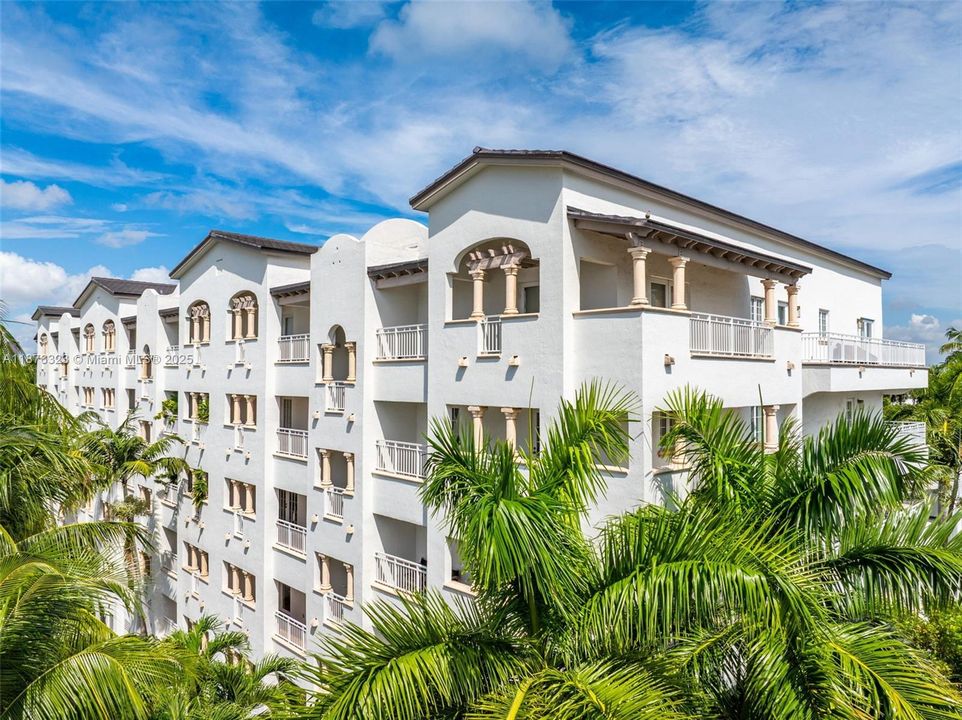 For Sale: $2,579,000 (4 beds, 4 baths, 2790 Square Feet)