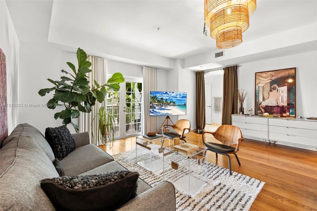 For Sale: $2,579,000 (4 beds, 4 baths, 2790 Square Feet)