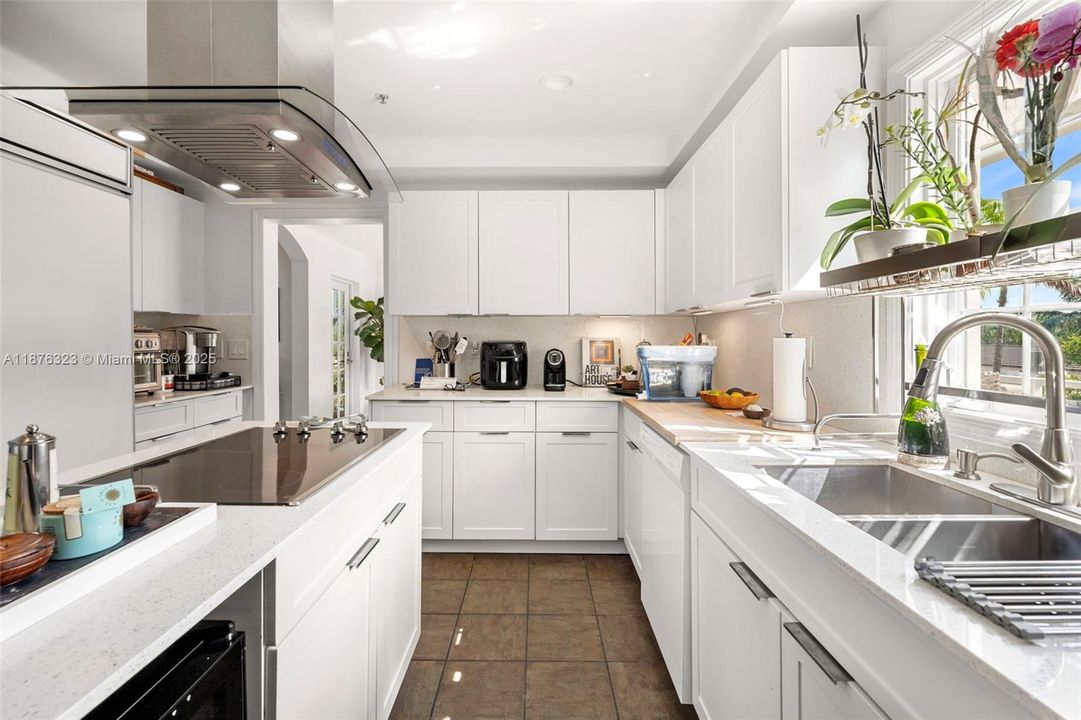 For Sale: $2,579,000 (4 beds, 4 baths, 2790 Square Feet)