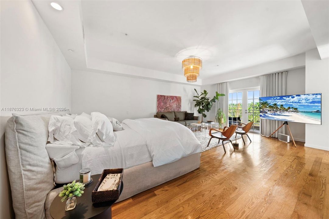 For Sale: $2,579,000 (4 beds, 4 baths, 2790 Square Feet)