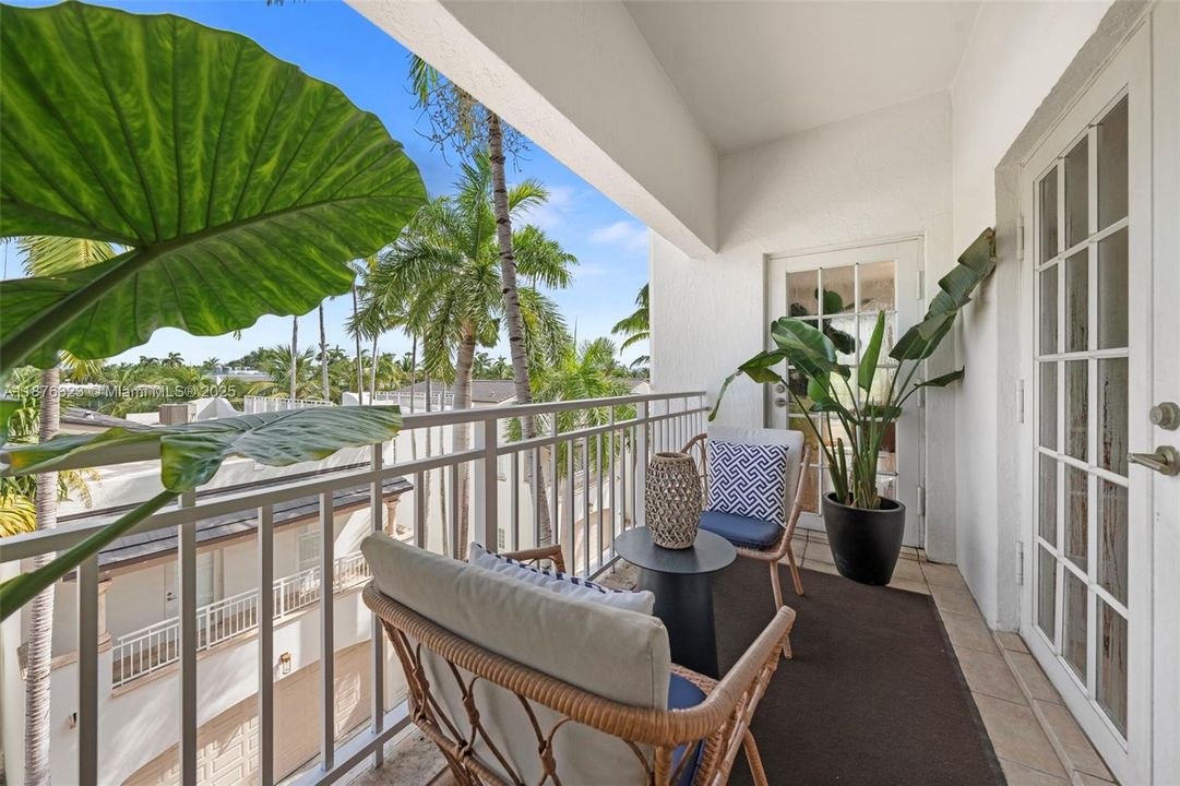 For Sale: $2,579,000 (4 beds, 4 baths, 2790 Square Feet)