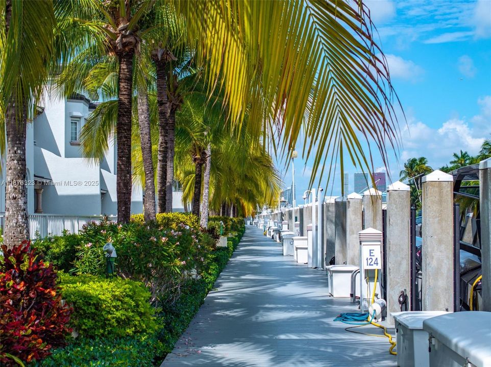 For Sale: $2,579,000 (4 beds, 4 baths, 2790 Square Feet)