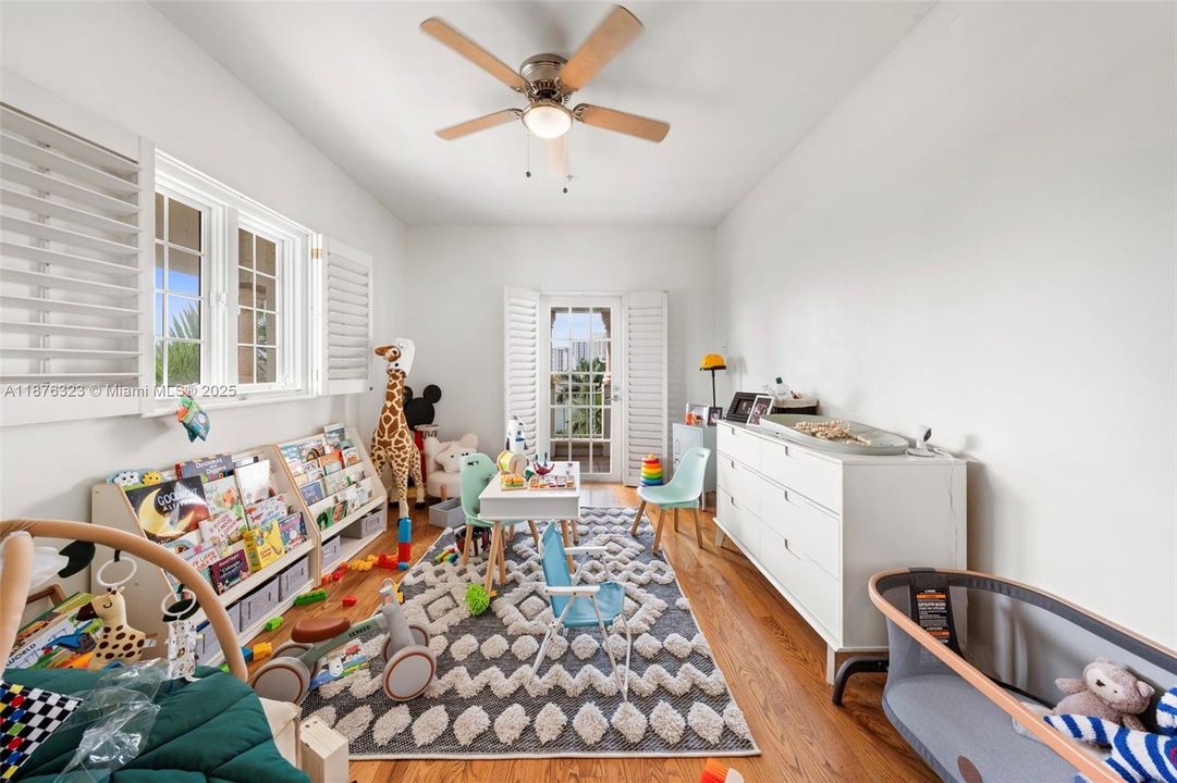 For Sale: $2,579,000 (4 beds, 4 baths, 2790 Square Feet)