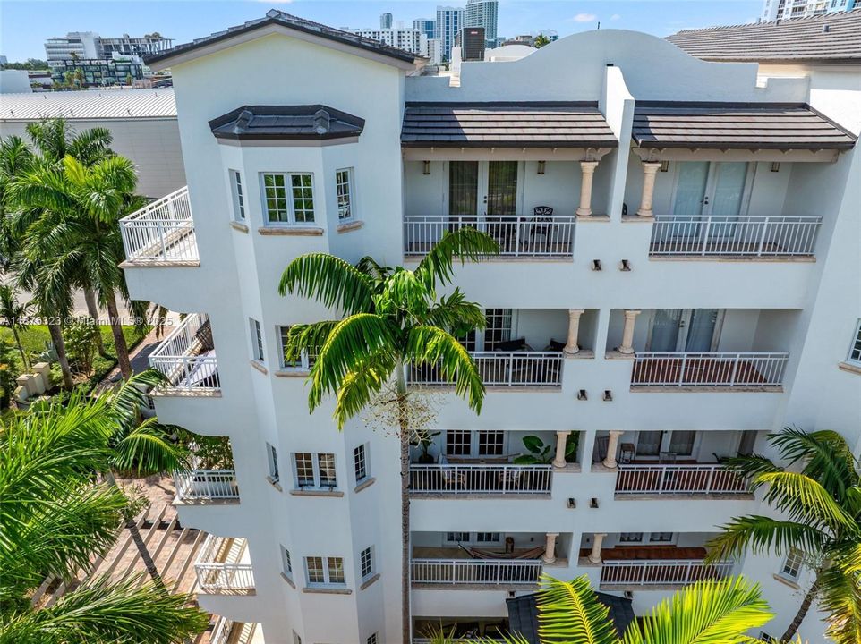 For Sale: $2,579,000 (4 beds, 4 baths, 2790 Square Feet)