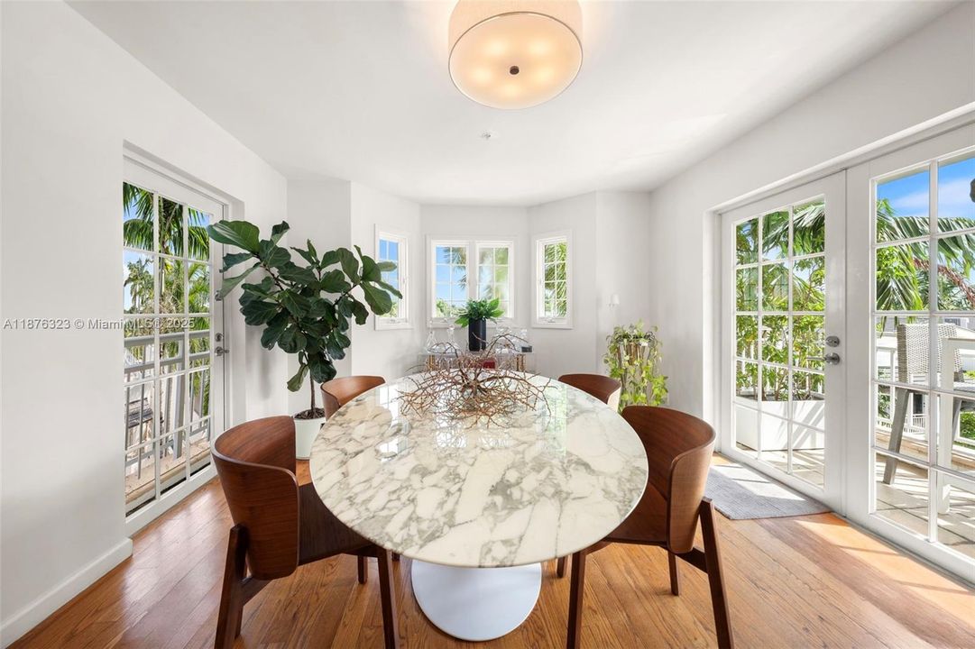 For Sale: $2,579,000 (4 beds, 4 baths, 2790 Square Feet)