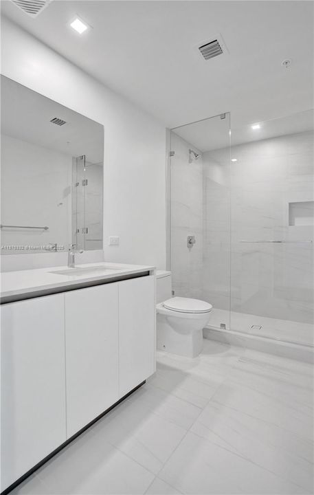 В аренду: $21,900 (3 спален, 3 ванн, 0 Квадратных фут)