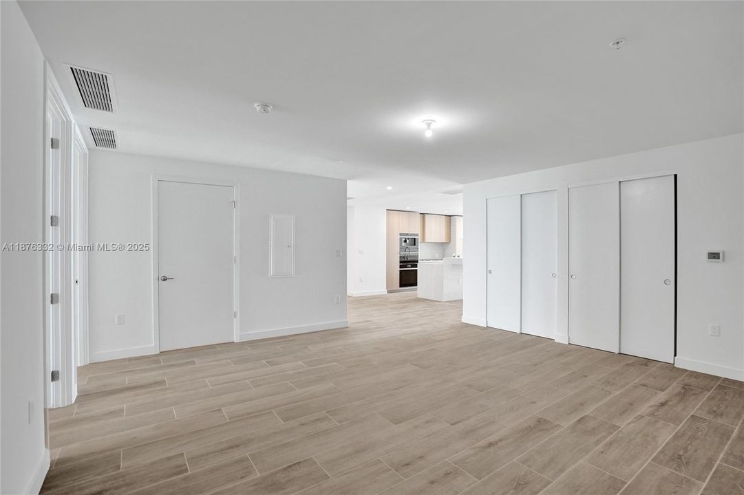 В аренду: $21,900 (3 спален, 3 ванн, 0 Квадратных фут)