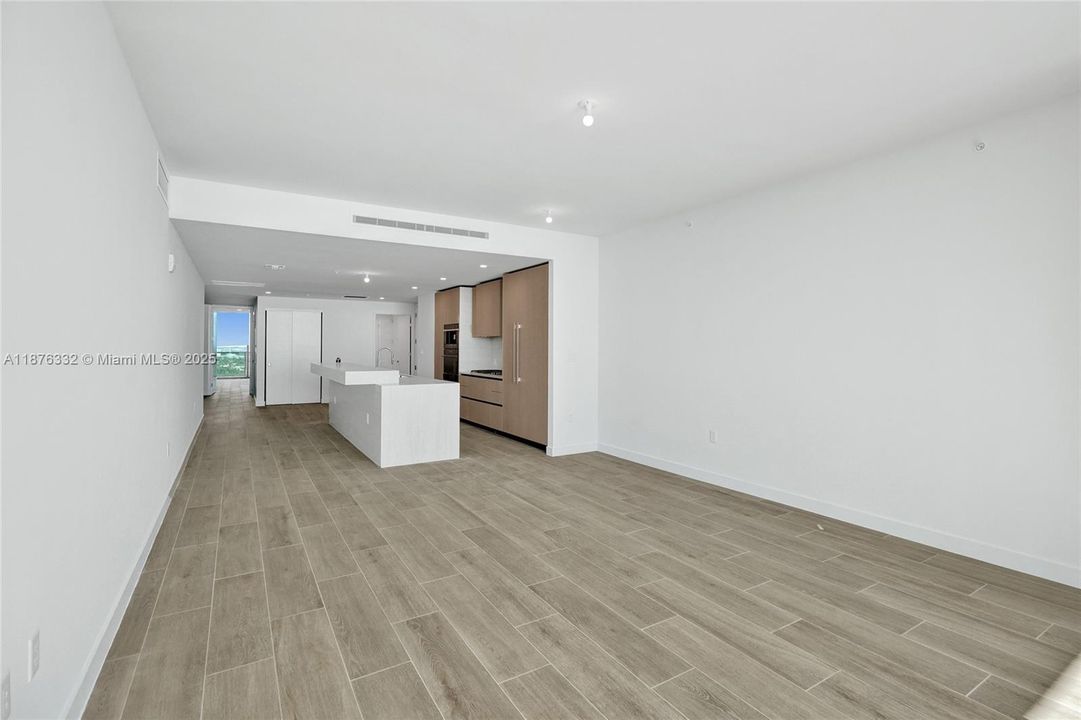 В аренду: $21,900 (3 спален, 3 ванн, 0 Квадратных фут)